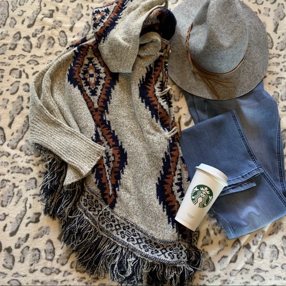New Grey Toggle Hooded Cardigan Sweater Western Aztec Fringe - Picture 4 of 9